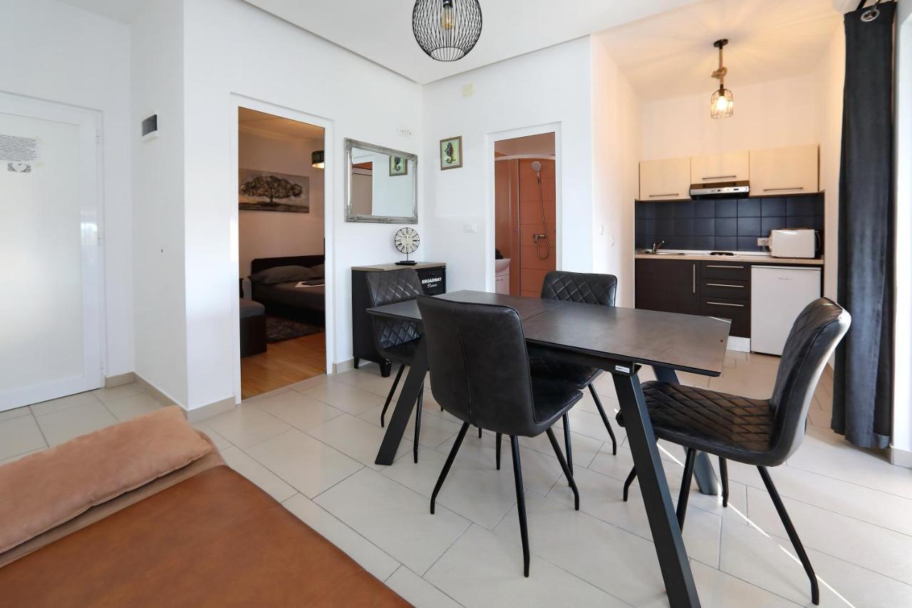 Apartments Neli Bibinje Eksteriør bilde